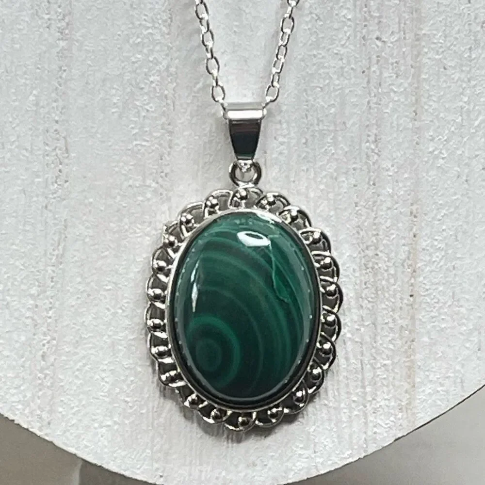 Malachite pendant necklace natural crystal silver plated chain NEW - Picture 6 of 7